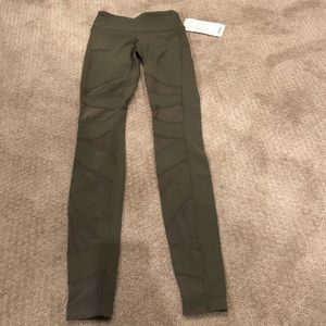 Army Green Lululemon Leggings! NEW WITH TAGS